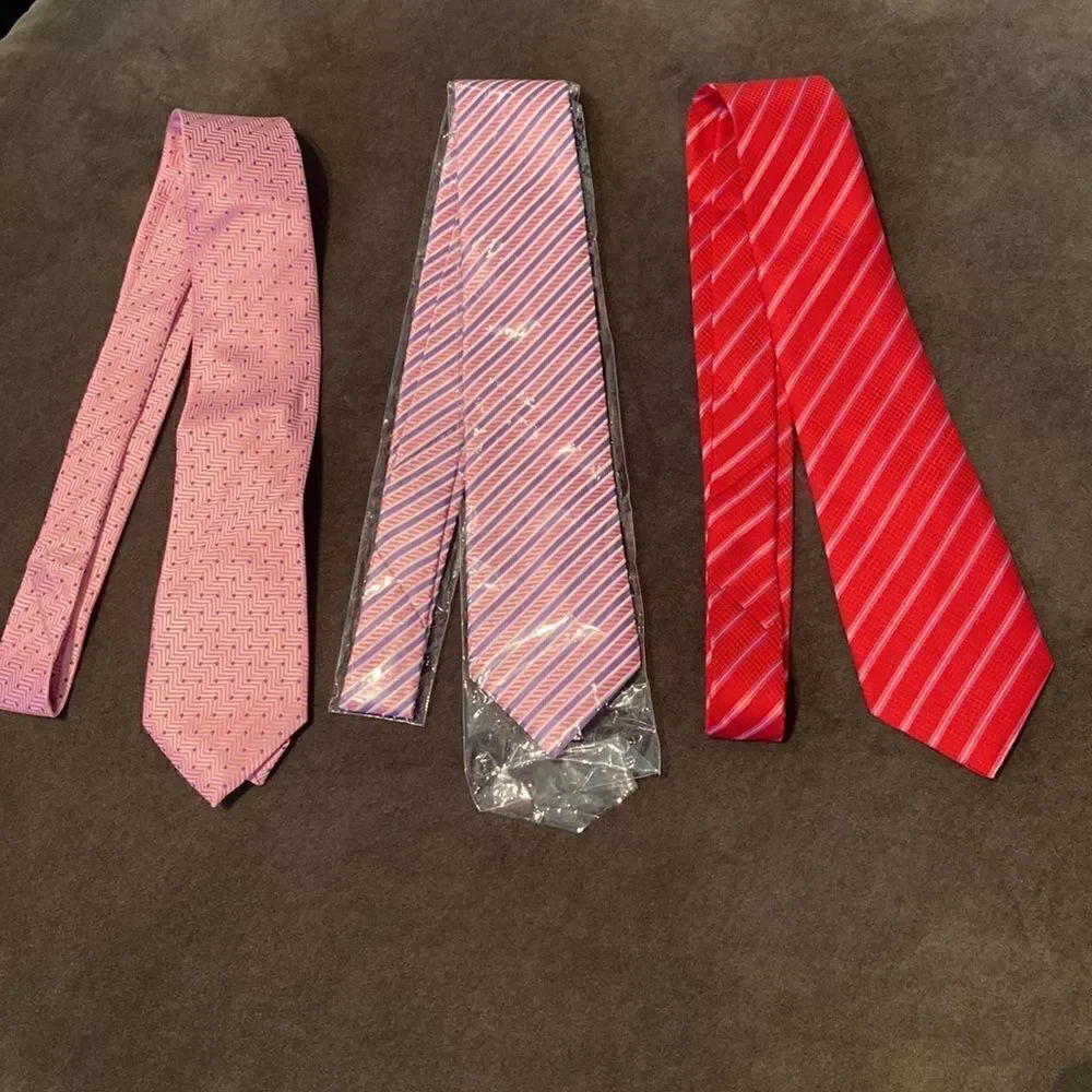 Men’s 3 Neck Ties in a Bundle NEW